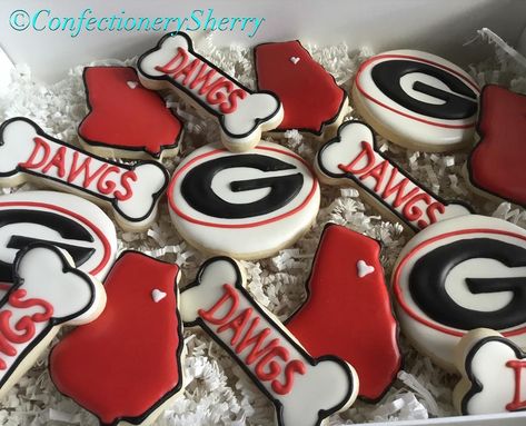 Georgia Bulldog Cookies, Uga Cookies, Uga Graduation Party, Uga Baby, Uga Graduation, Bulldog Football, Georgia College, Graduation Cookies, Cake Inspo