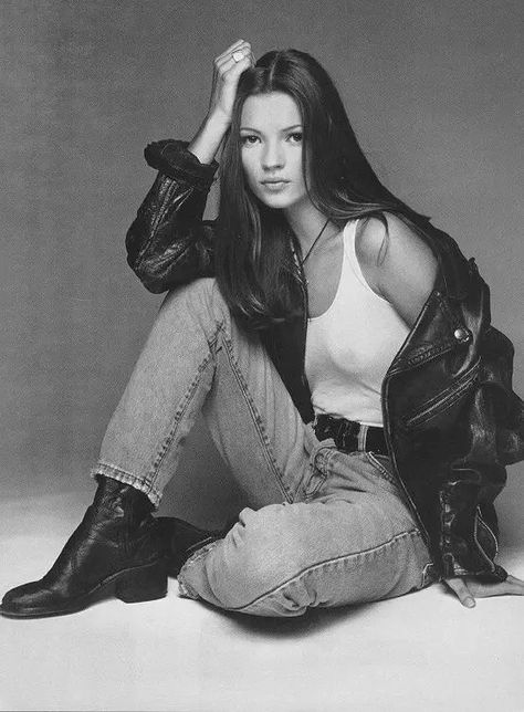 Kate Moss 90s, Fashion Guys, Kate Middleton Hair, Kate Middleton Pictures, Kate And Meghan, 90s Trends, Outfit Jeans, Kate Winslet, Kate Moss