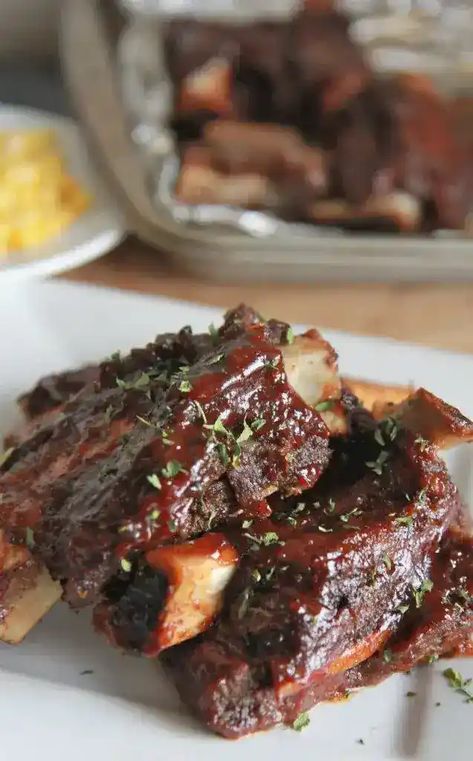 Have you ever tried mastering the art of making beef ribs on the grill, only to find the meat tough instead of tender and juicy? Beef Ribs On The Grill, Oven Baked Beef Ribs, Baked Beef Ribs, Ribs On The Grill, Bbq Beef Ribs, Baked Bbq Ribs, Beef Back Ribs, Ribs In Oven, Oven Baked Ribs