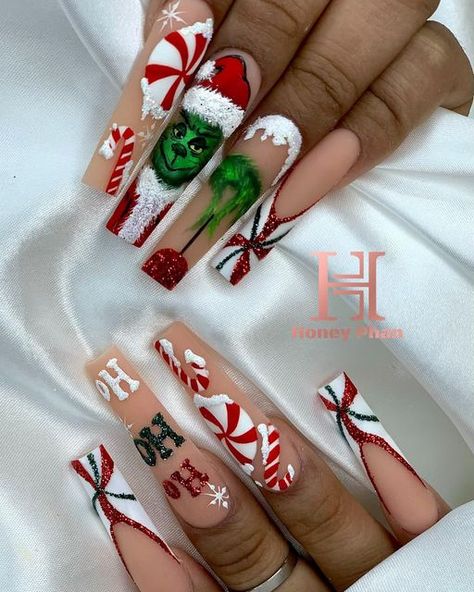 Christmas Nail Designs Acrylic, Xmas Nail Designs, Themed Nails, New Years Eve Nails, Cute Christmas Nails, Drip Nails, Christmas Gel Nails, Colored Acrylic Nails, Christmas Nails Acrylic