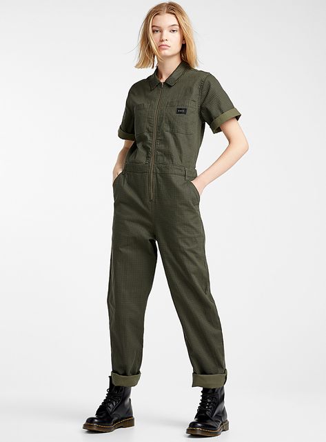 Worker Outfits Women, Engineer Jumpsuit, Coverall Outfit Women, Stair Photoshoot, Jumpsuit Aesthetic, Worker Jumpsuit, Jumpsuit Uniform, Coverall Outfit, Reference Clothing