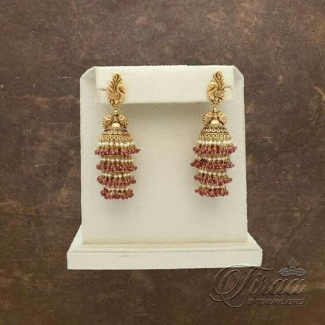 Jumkis Indian Jewelry, Indian Gold Earrings, India Hyderabad, Gold Earrings For Kids, Gold Jewelry Outfits, New Gold Jewellery Designs, Gold Earrings Models, Gold Earrings Wedding, Antique Jewellery Designs