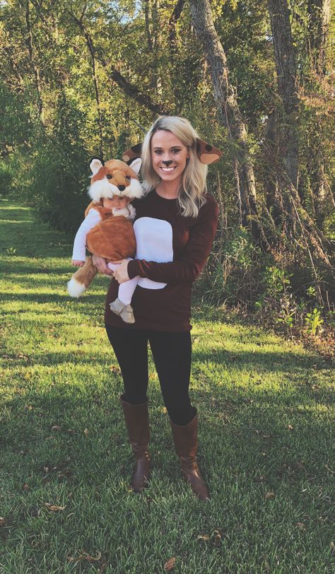 The Fox and The Hound! Mom and baby costume! Halloween Costumes For Children, Baby Skunk Costume, Baby Ewok Costume, Mom And Baby Costumes, Ewok Baby, Baby Lion Costume, Mom Halloween Costumes, Fox Hound