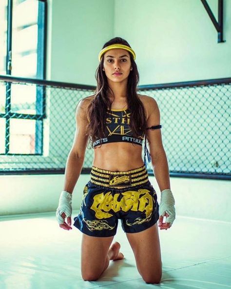 Ariane Lipski (@arianelipski) • Instagram photos and videos Mma Girls, Boxe Thai, Female Martial Artists, Martial Arts Girl, Ufc Fighter, Martial Arts Women, Female Fighter, Mma Women, Workout Motivation Women