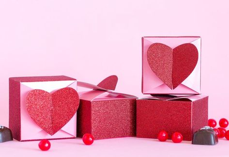 Red and Pink Glitter Heart Favor Boxes | Etsy Chocolate Party Favors, Heart Favors, Valentine Favors, Heart Gift Box, Valentine Banner, Valentines Cupcakes, Valentines Day Treats, Pom Pom Garland, Favorite Candy