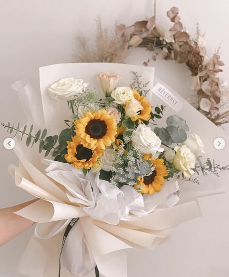 Sunflower, white roses, lisianthus, eucalyptus, misty/daucus Sunflower And White Rose Bouquet, Sunflowers And White Roses, Market Bouquets, White Roses, Garden Wedding, Flowers Bouquet, Bouquets, Berry, Sunflower