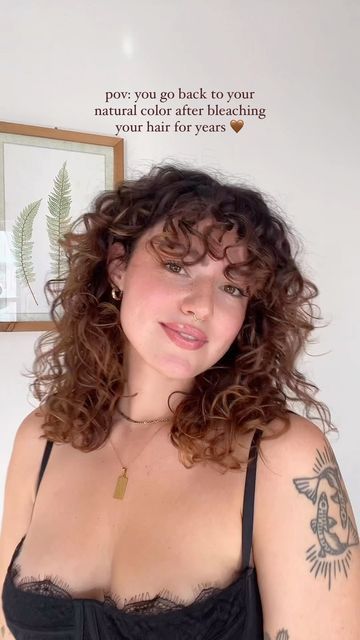 Brittany Minetti on Instagram: "and that’s on self-love 🥹🥰❤️‍🔥 🤎 cut & color by the beautiful @milk.honey.hair!! 🤎 styled with @prose curl cream & styling gel #curlyhaircut #curlybangs #curlyhairstyles #brunette #darkhair #fallhaircolor" Milk Honey Hair, Curly Hair Brunette, Honey Hair Color, Curly Bangs, Honey Hair, Curl Cream, Milk Honey, Styling Gel, Fall Hair Color