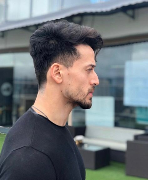 Faded Haircut, Very Short Hair Men, Oval Face Men, Mens Hairstyles With Beard, Gents Hair Style, Men Haircut Curly Hair, Oval Face Haircuts, Latest Haircuts, Wavy Hair Men