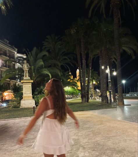 Summer In Barcelona Aesthetic, Sitges Spain Aesthetic, Salou Spain Aesthetic, Barcelona Girl Aesthetic, Spain Girl Aesthetic, Espanol Aesthetic, Barcelona Spain Aesthetic, Spain Vibes, Spain Girl