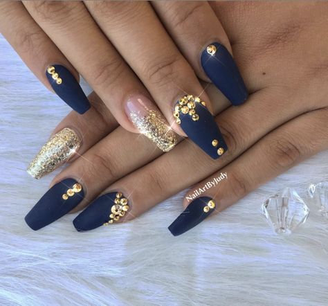 Rock Your Blue and Gold for North Carolina A Blue And Gold Nails, Blue Gold Nails, Nails Navy, Blue Matte Nails, Prom Nails Red, Dark Blue Nails, Gold Acrylic Nails, Navy Blue Nails, Gold Nail Designs