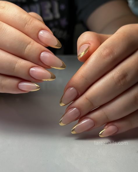 French manicure: - Gold chrome powder - Rubber base “Natural beige” Chrome Powder, Gold Chrome, French Manicure, Manicure, Gold