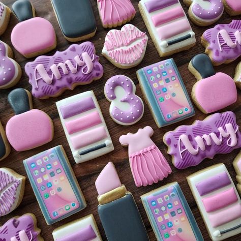 Threenager Cookie Ideas, Threenager Cookies, Little Miss Threenager Birthday Ideas, Threenager Party Ideas, Make Up Cookies, Threenager Birthday Party Decorations, Makeup Cookies, Threenager Birthday, Threenager Party