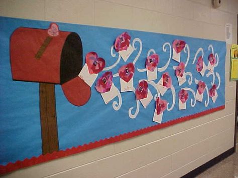 WE LOVE _______ - easy valentines day themed board to showcase work February Bulletin Boards, Creative Bulletin Boards, Valentine Bulletin Boards, Valentines Day Bulletin Board, Preschool Bulletin, Church Bulletin Boards, Preschool Bulletin Boards, Preschool Valentines, Bulletin Board Ideas