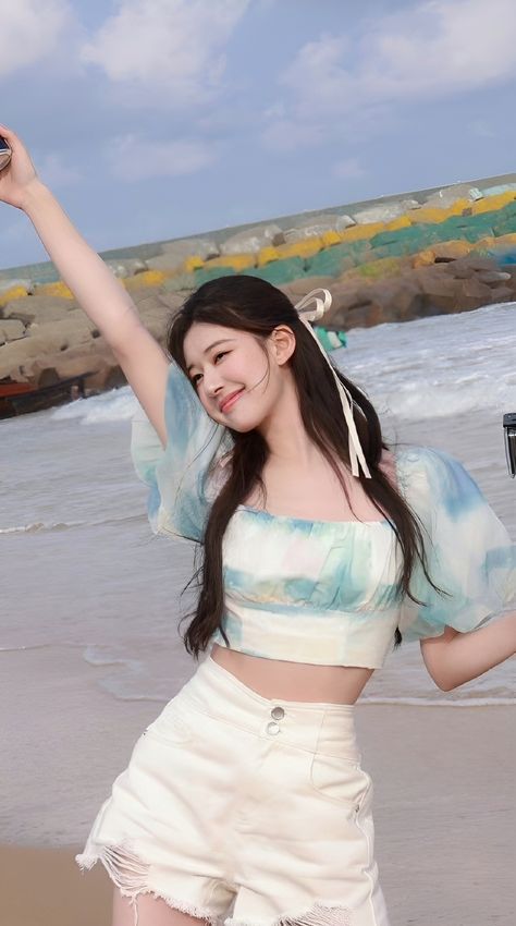 Outfit Pantai Korea, Fakta Virgo, Korean Fits, Stylish Photo Pose, Best Poses For Pictures, Casual Day Outfits, Indie Aesthetic, Korean Fashion Trends, Classy Casual Outfits