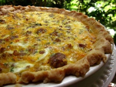 Sausage Onion Quiche Recipe -This is now my go to quiche recipe. You can obviously add different meats and veggies, but I would saute them first and let them dry out before mixing it in with the eggs and cheese. Also I would bake the crust for about 8-10 minutes before filling it. Turkey Quiche, Basic Quiche, Egg Quiche Recipes, Sausage Quiche Recipes, Basic Quiche Recipe, Filet Mignon Chorizo, Bacon And Cheese Quiche, Sausage Quiche, Big Green Egg Recipes