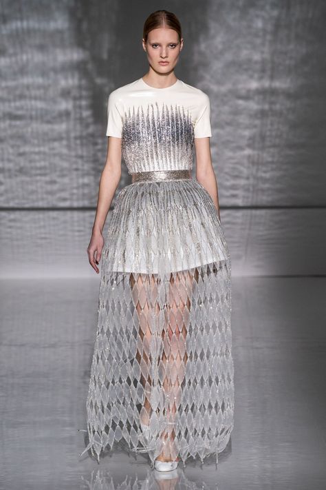 Givenchy Spring 2019 Couture collection, runway looks, beauty, models, and reviews. Givenchy Haute Couture, Givenchy Couture, 2019 Couture, Patrick Demarchelier, Helena Christensen, Spring Couture, Vogue Australia, Live Fashion, Fashion Show Collection