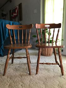 Clover House: How to Paint Chairs the Easiest Way Paint A Table, Painted Chairs Diy, Paint Chairs, Painting Chairs, Painted Wood Chairs, Chalk Paint Chairs, Distressing Painted Wood, Celebrities Tattoos, Dining Chair Makeover