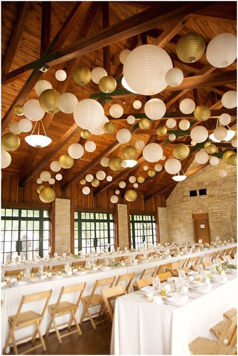 Weddings Green, Barn Wedding Decor, French Country Wedding, Paper Lanterns Wedding, Wedding Ceiling, Rustic Paper, Hanging Paper Lanterns, Rustic Wedding Decorations, Lantern Ideas