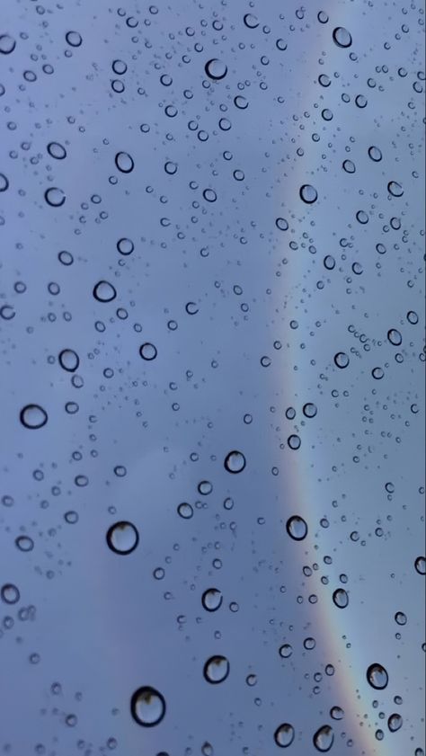 Cute Rain Wallpaper, Rain Ipad Wallpaper, Glam Aesthetic Wallpaper, Raindrops Aesthetic, Soft Glam Aesthetic, Raindrops Wallpaper, Rain Core, Rainy Day Wallpaper, Rainy Clouds