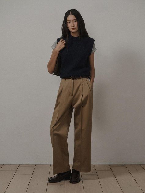 Composition : Cotton 62% and Polyester 38%Color : Olive_S,Olive_MCountry of Origin : Republic of Korea Spring Military Style Cotton Pants, Brown Ankle-length Pants With Belt Loops, Brown Utility Wide-leg Pants, Olive Wide Leg Military Pants, Brown Wide-leg Utility Pants, Slacks For Women, Cotton Pants, Work Fashion, Trousers