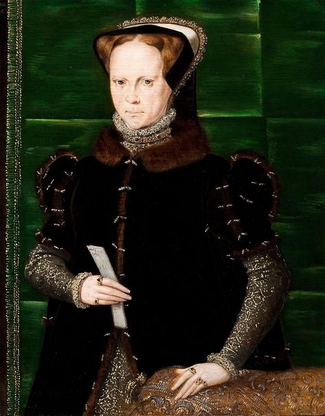 Portraits of a Queen: Mary I of England – Tudors Dynasty Queen Mary Tudor, Italian Royalty, Mary I Of England, Italian Portraits, Portraits Women, Fashion History Timeline, Mary Tudor, Diego Velazquez, Lucrezia Borgia