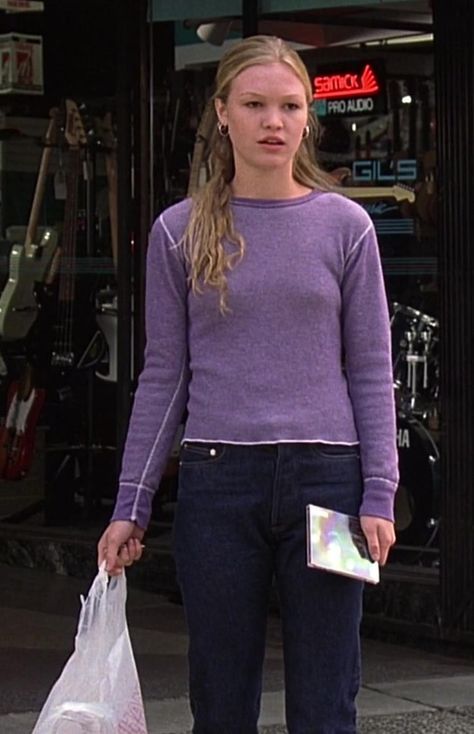 Cat Stratford Outfits, Kate Stratford Outfits, Kay Stratford Outfits, Cat Stratford, Kat Stratford Style, Kat Stratford Outfit, 90s Movies Fashion, Rikki H2o, Kat Stratford