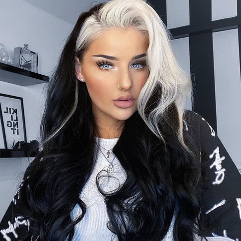 Money Piece Hair, Two Color Hair, Hair Color Idea, Blue Black Hair, Side Bangs Hairstyles, White Hair Color, Hair Color Underneath, Money Piece, Grey Hair Styles For Women