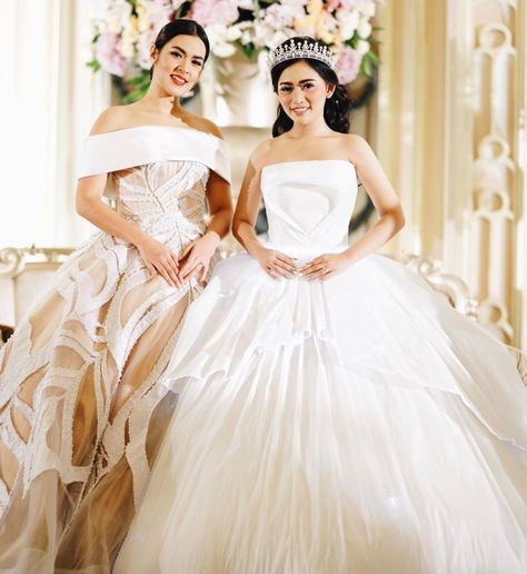 A real life disney princess! Who was her fairy godmother and where do we get one?! Rachel Vennya, Hanbok Wedding, Real Disney Princesses, Disney Princess Wedding, Led Dress, Full Skirts, Tea Length Wedding Dress, Your Amazing, Princess Wedding