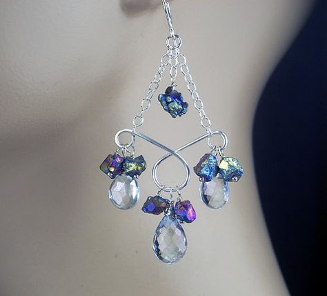 Chandelier Earrings Diy, Earrings Bold, Simple Chandelier, Diy Jewelry Earrings, Silver Chandelier, Wire Jewelry Designs, Earrings Inspiration, Handmade Wire Jewelry, Light Blue Denim