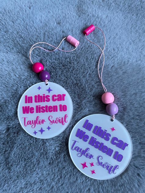 Diy Acrylic Keychain Ideas, Taylor Swift Car Hanger, Car Charms Diy, Car Mirror Hangers Cricut, Car Ornaments Diy, Acrylic Dog Tags, Acrylic Car Ornaments Mirror, Rearview Mirror Acrylic Decoration, Taylor Swift Car Air Freshener