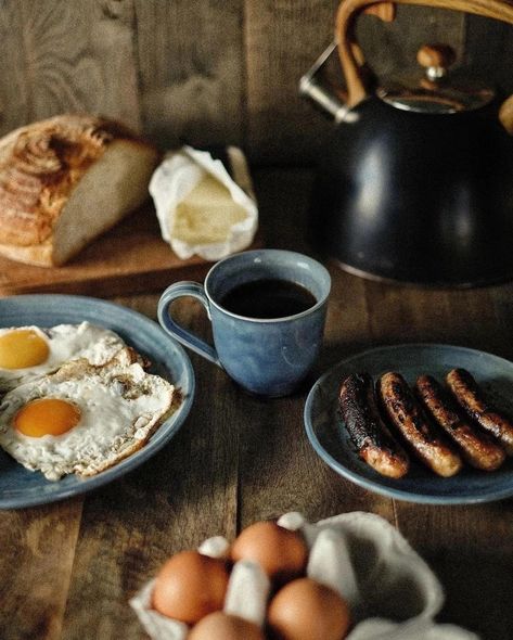 Cottagecore Baking Aesthetic, Cottagecore Breakfast, Treehouse Inspiration, Cottagecore Baking, Unique Glamping, Living Slow, Cozy Lifestyle, Country Breakfast, Fried Breakfast