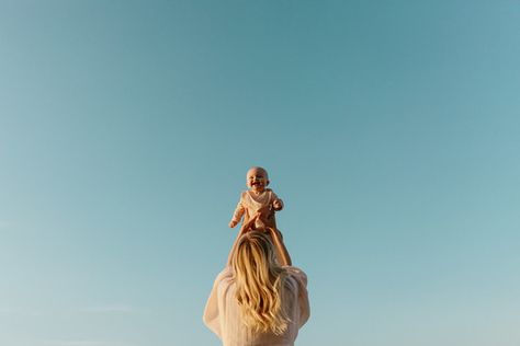 golden hour family photos in Playa Del Rey by Nicki Sebastian Nicki Sebastian, Golden Hour Family Photos, Family Vision Board, Family Vision, Parenting Photos, Happy Families, Family Photo Pose, Wedding Party Ideas, Mother Baby