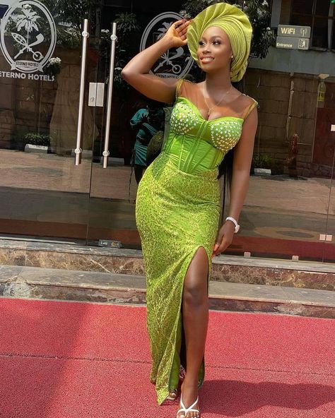 AsoebiAfrica® on Instagram: “@melanin__ivy 💚💚💚 #ho4eva2021 . . #HO4ever2021 👗 @taliored_byivy . . . . #Asoebiafrica” Green Lace Asoebi Styles, Lemon Green Colour, Gown Dress For Women, Lace Gown Dress, Aso Ebi Dresses, Moms 60th, Aso Ebi Lace Styles, Lace Long Gown, Stylish Naija