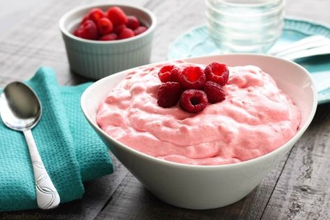 Raspberry Fluff Fruit Salad is the jello salad that everyone loves! With only 4-ingredients and 5 minutes prep, this is the perfect sweet side dish for your next potluck, picnic, or BBQ! Fruit Fluff Salad Recipes, Fluffy Fruit Salad, Salad Recipes Thanksgiving, Fruit Fluff Salad, Raspberry Fluff, Fruit Fluff, Fruit Salad Dessert, Summer Bbq Side Dishes, Strawberry Cheesecake Salad