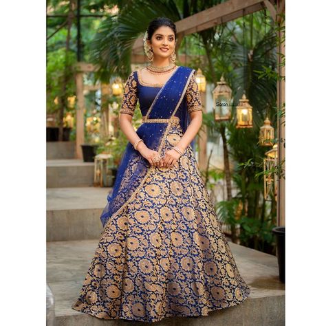 Jewellery Styling Ideas For Classic Half Sarees! • Keep Me Stylish Kerala Engagement Dress, Lehenga Saree Design, Half Saree Lehenga, Wedding Lehenga Designs, Lehenga Designs Simple, Lehenga Blouse Designs, Half Saree Designs, Long Dress Design, Indian Gowns Dresses