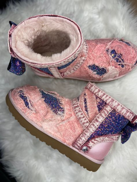 Custom Ugg Boots, Ugg Upcycle, Custom Uggs Diy, Custom Boots Diy, Custom Uggs, Glitter Ugg Boots, Winter Neutrals, Shoe Refashion, Diy Bling