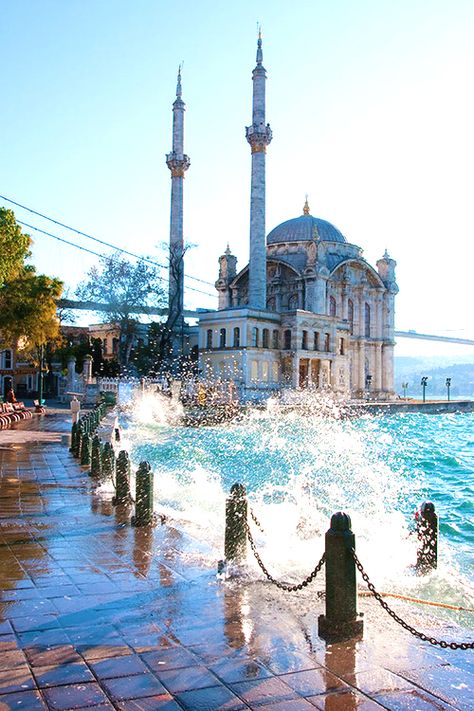 Beauty of #Istanbul City. Timur Tengah, Beautiful Mosques, Hagia Sophia, Bhutan, Future Travel, On The Ground, Istanbul Turkey, Pretty Places, Oh The Places Youll Go