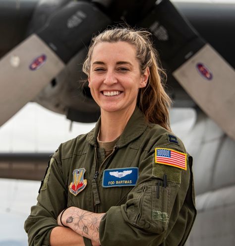 Us Air Force Women, Female Air Force, Career Finder, Air Force Reserve, Female Pilots, Basic Military Training, Finding The Right Career, Air Force Women, Army Girls