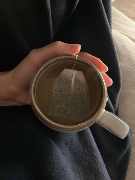 @lovesdaya Making Tea Aesthetic, Cozy Tea Aesthetic, Night Tea Aesthetic, Holden Aesthetic, Tea Girl Aesthetic, Tea Aesthetic Cozy, Toms Diner, Aesthetic Heartstopper, Tea Time Aesthetic