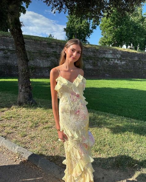 All Posts • Instagram Summer Dress Ruffles, Summer Dress With Ruffles, Yellow Ruffle Prom Dress, Long Dress Graduation Outfit, Summer Prom Dresses Long, Summer Outfits Long Dresses, Ruffle Wedding Guest Dress, Spring Gala Dress, Formal Spring Dresses