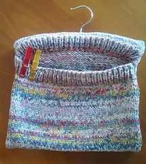 Ravelry: Emslittlenest's Peg Bag (clothes pins) Clothes Peg Bag, Crocheted Organizers, Crochet Organizer, Clothespin Bag, Bag Clothes, Peg Bag, Crochet Home, Knitting Patterns Free, Free Knitting