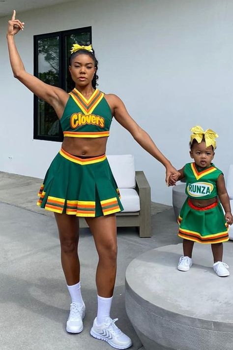 Gabrielle Union Dressed Up as a Clovers Cheerleader With Kaavia, So Consider It Brought Best Celebrity Halloween Costumes, Celebrity Costumes, Classic Halloween Costumes, Cheerleader Costume, Celebrity Halloween Costumes, Dwyane Wade, Gabrielle Union, Kids Dress Up, Halloween Costume Outfits