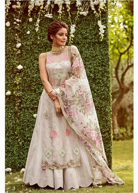 Beautiful Lehenga with long kurti. Long Kurti With Garara, Skirt With Long Kurti Indian, Long Kurti With Skirt Party Wear, Long Kurti With Sharara, Long Kurti Lehenga, Lehenga With Long Kurti, Long Kurti With Skirt, Haldi Dresses, Garara Sharara