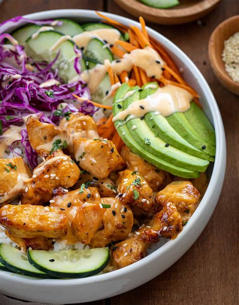 Bang Bang Chicken, Healthy Bowls Recipes, Healthy Bowls, Chicken Bowl, Dinner Bowls, Bang Bang, Bowls Recipe, A Bowl, Chicken Dinner