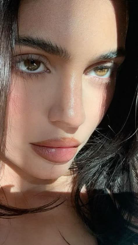 kylie jenner icons King Kylie Aesthetic, Kylie Jenenr, Kylie Jenner Face, Kylie Jenner Life, Kylie Jenner Makeup Look, Kylie Jenner Icons, Kendall Jenner Face, Kylie Jenner Photoshoot, Looks Kylie Jenner