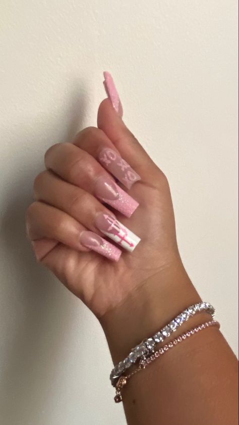 Heart Nails Tutorial, Chrome Heart Nails, Pink Chrome Nails, Diy Acrylic Nails, Work Nails, Simple Acrylic Nails, Soft Nails, Square Acrylic Nails, Heart Nails