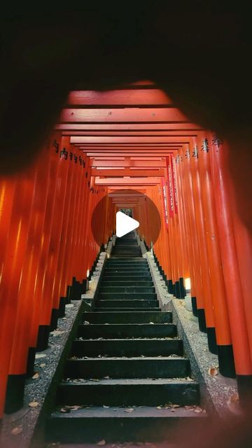 Yik Keat on Instagram: "Easy way to include your travel scenes into an action packed one, a transition technique called frame blocking #creative #transition #travel #process" Creative Video, Frame, Travel, On Instagram, Instagram