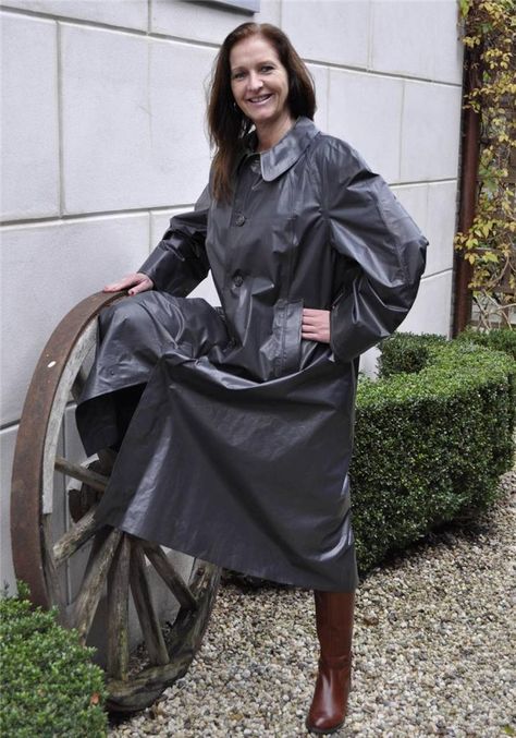 Grey Rubber Raincoat Mackintosh Raincoat, Rainwear Girl, Black Raincoat, Green Raincoat, Rubber Raincoats, Rainwear Fashion, Plastic Raincoat, Pvc Raincoat, Long Leather Coat