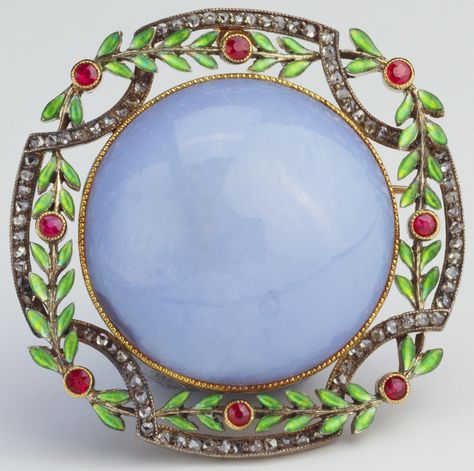 Fabergé Brooch, 1900 | Silver-gilt, chalcedony, enamel, rose diamonds, rubies. Probably acquired by Queen Alexandra, c. 1900. Faberge Jewelry, Queen Alexandra, The Royal Collection, Faberge Eggs, Royal Jewels, Russian Art, Royal Jewelry, Crown Jewels, Belle Epoque