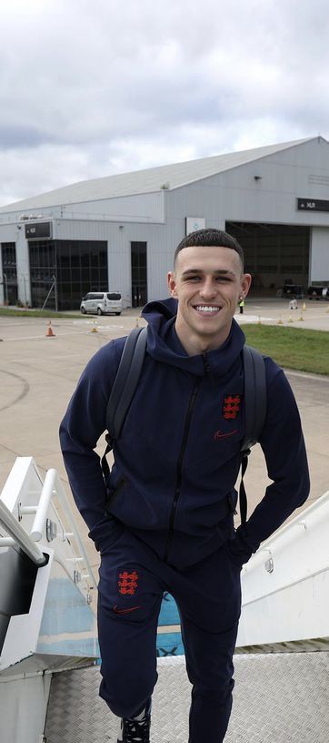 Handsome Football Players, England National Football Team, Phil Foden, Cute Football Players, Ronaldo Junior, England National Team, Football Players Images, Soccer Boyfriend, Football Boyfriend